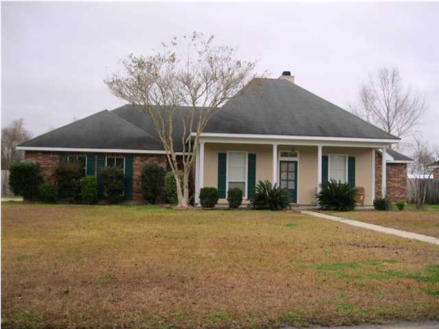 201 Longpointe Road Youngsville, LA 70592 - Photo 1 of 27 Primary Photo