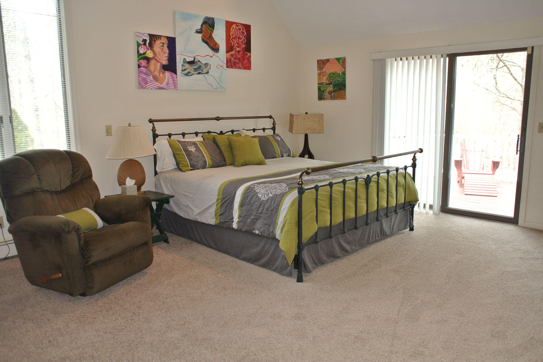 26 Fells Pond Road Mashpee, MA 02649 - Photo 9 of 20 Master bedroom