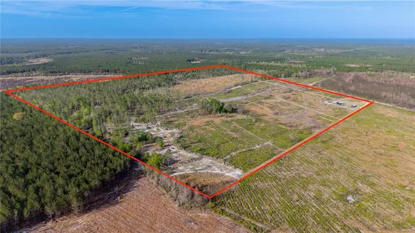 a view of an ocean and a mountain view