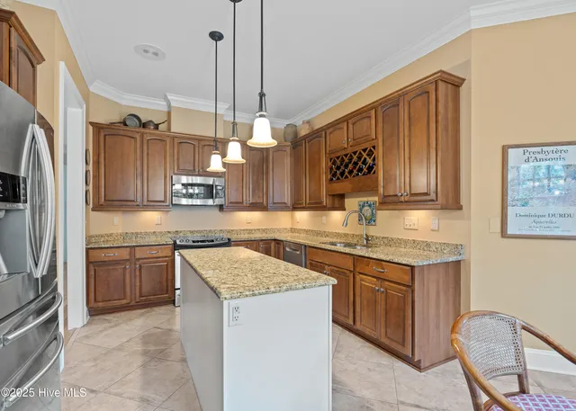 $700,000 | 8335 Vintage Club Circle, Wilmington, NC 28411