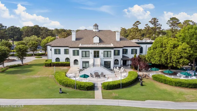 $700,000 | 8335 Vintage Club Circle, Wilmington, NC 28411