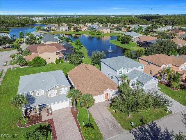 $2,400 | 8125 Silver Birch Way, Lehigh Acres, FL 33971