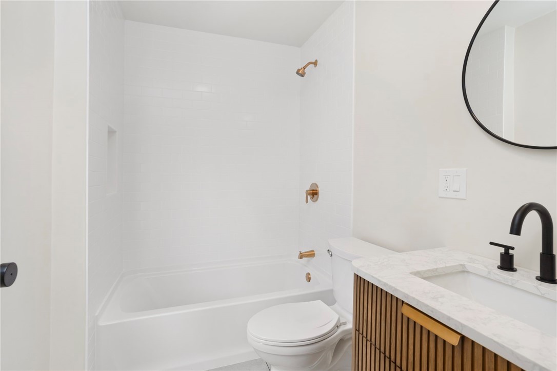 54 Grand View Street Providence, RI 02906 - Photo 27 of 43