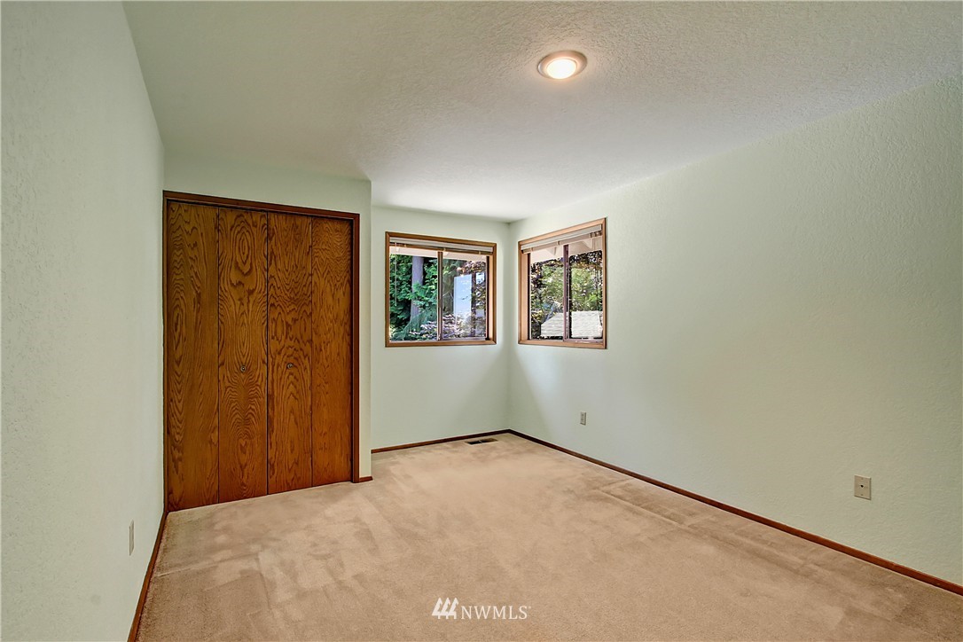 9116 185th Place Southwest Edmonds, WA 98026 - Photo 17 of 25 Gallery Image 17