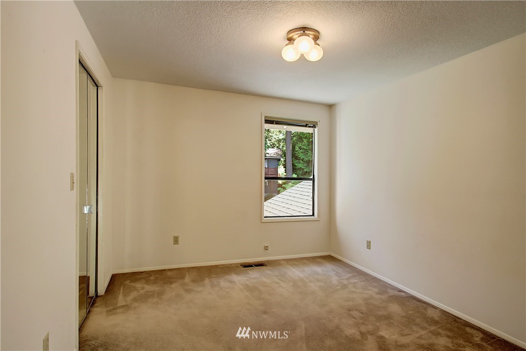9116 185th Place Southwest Edmonds, WA 98026 - Photo 18 of 25 Gallery Image 18