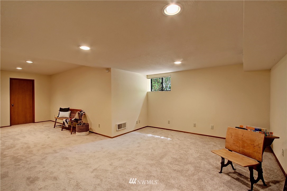9116 185th Place Southwest Edmonds, WA 98026 - Photo 19 of 25 Gallery Image 19