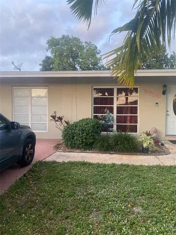 $1,200 | 5709 Northwest 23rd Street, Margate, FL 33063