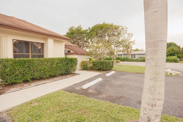 $2,400 | 3950 Silver Maple Drive, Unit C, Lake Worth, FL 33467