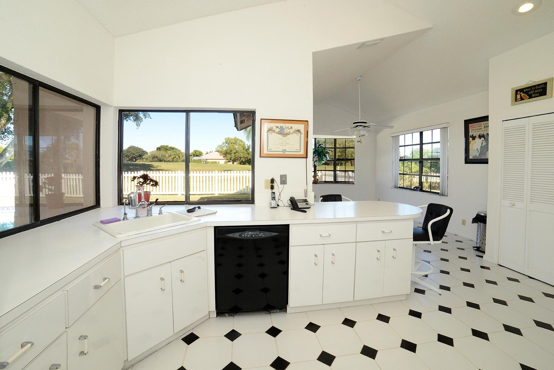 20069 Back 9 Drive Boca Raton, FL 33498 - Photo 8 of 30 Kitchen