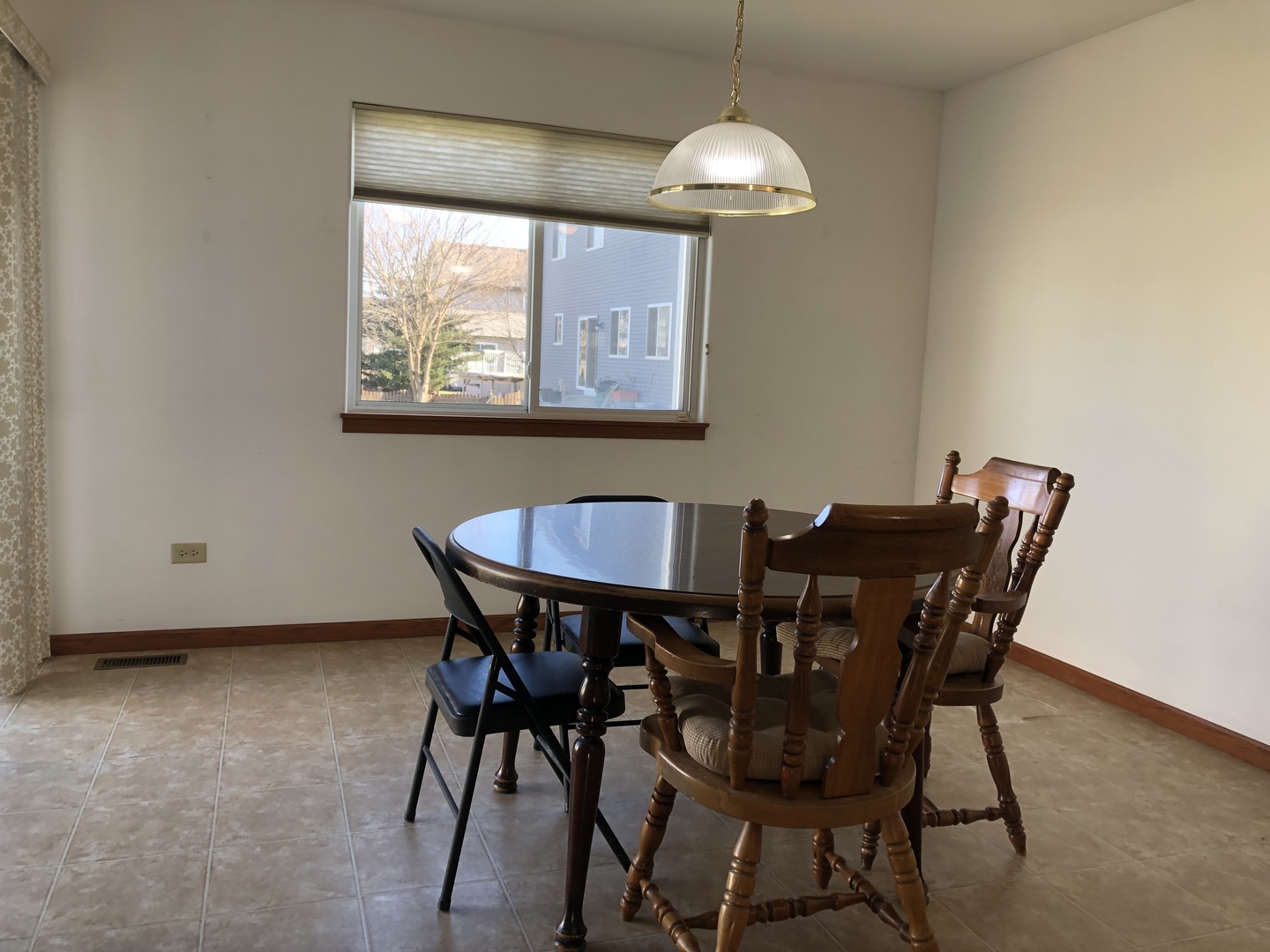 1208 Raintree Court Joliet, IL 60431 - Photo 16 of 43