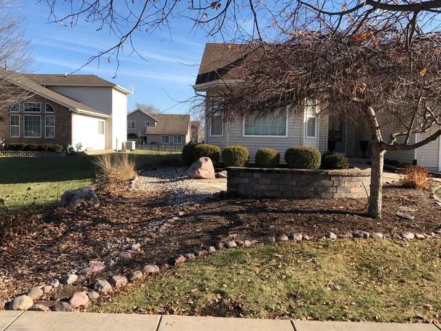 $350,000 | 1208 Raintree Court, Joliet, IL 60431