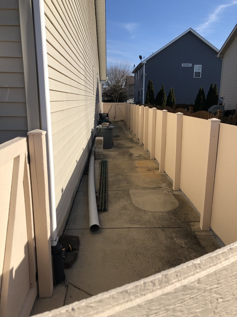 1208 Raintree Court Joliet, IL 60431 - Photo 39 of 43