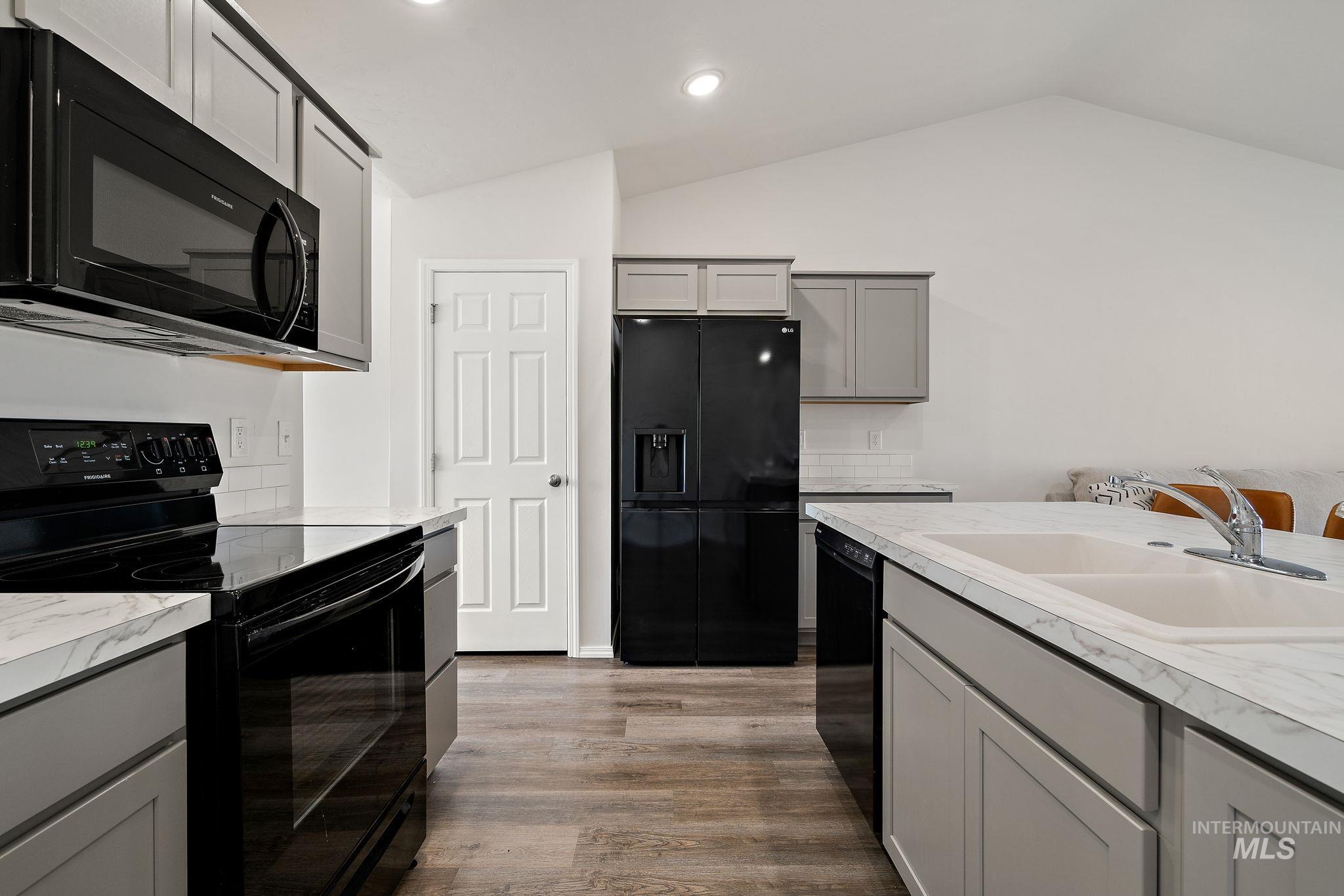 13556 Pierce Court Caldwell, ID 83607 - Photo 5 of 22