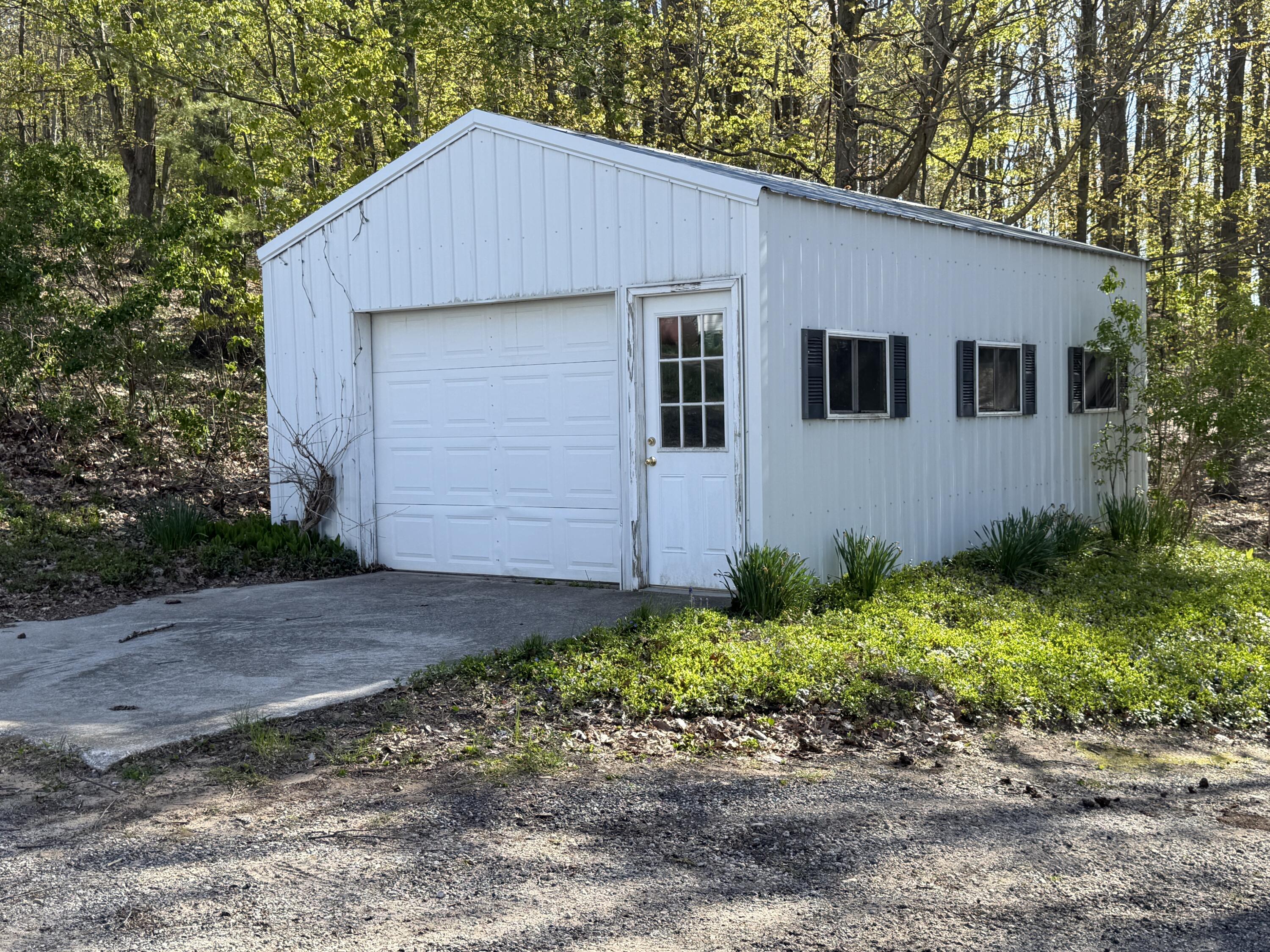 2290 East Warren Road Shelby, MI 49455 - Photo 28 of 32 IMG_2304