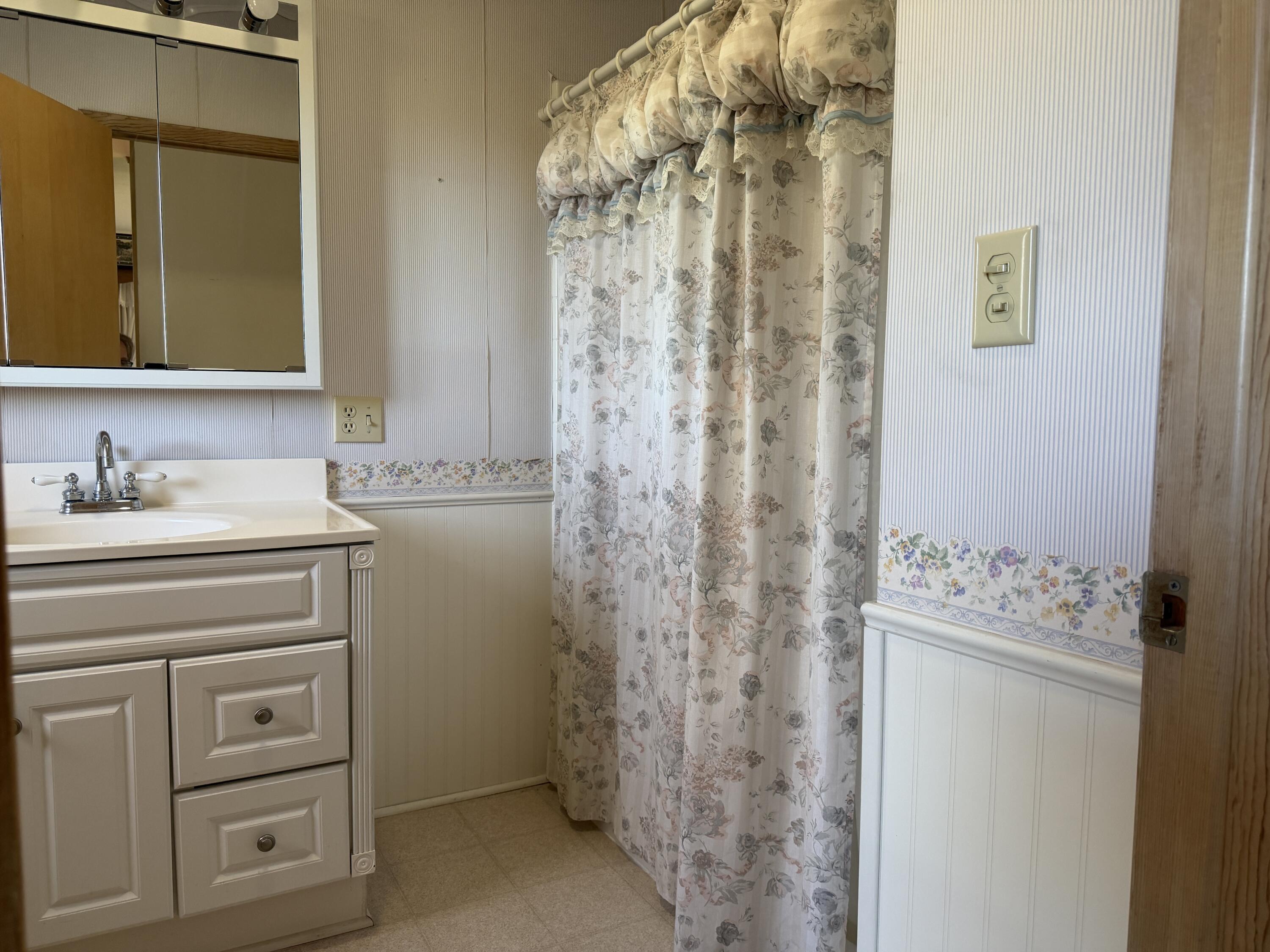 2290 East Warren Road Shelby, MI 49455 - Photo 8 of 32 IMG_2286