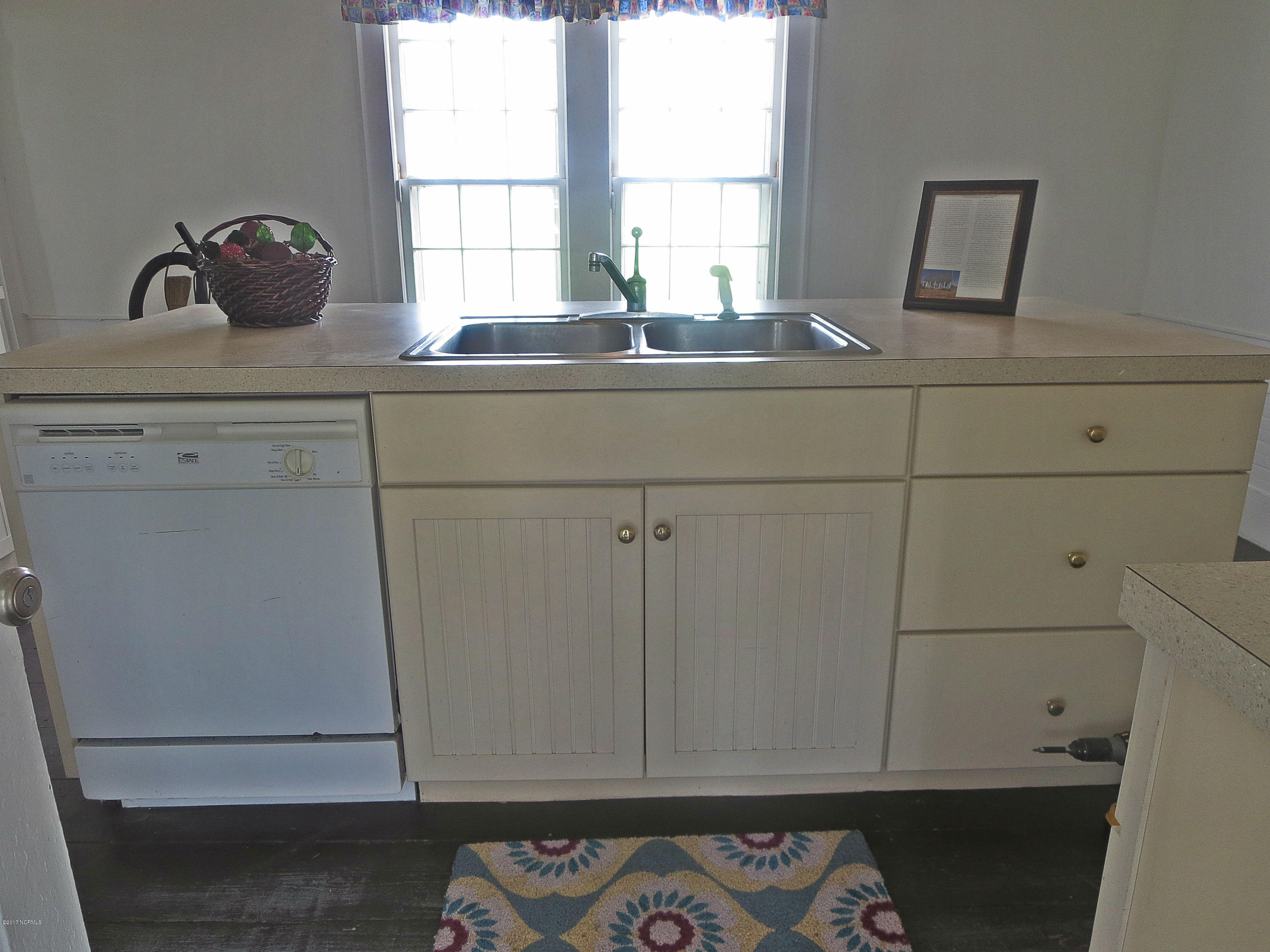 2732 Rocky Hock Road Edenton, NC 27932 - Photo 16 of 45 kitchen 6 island