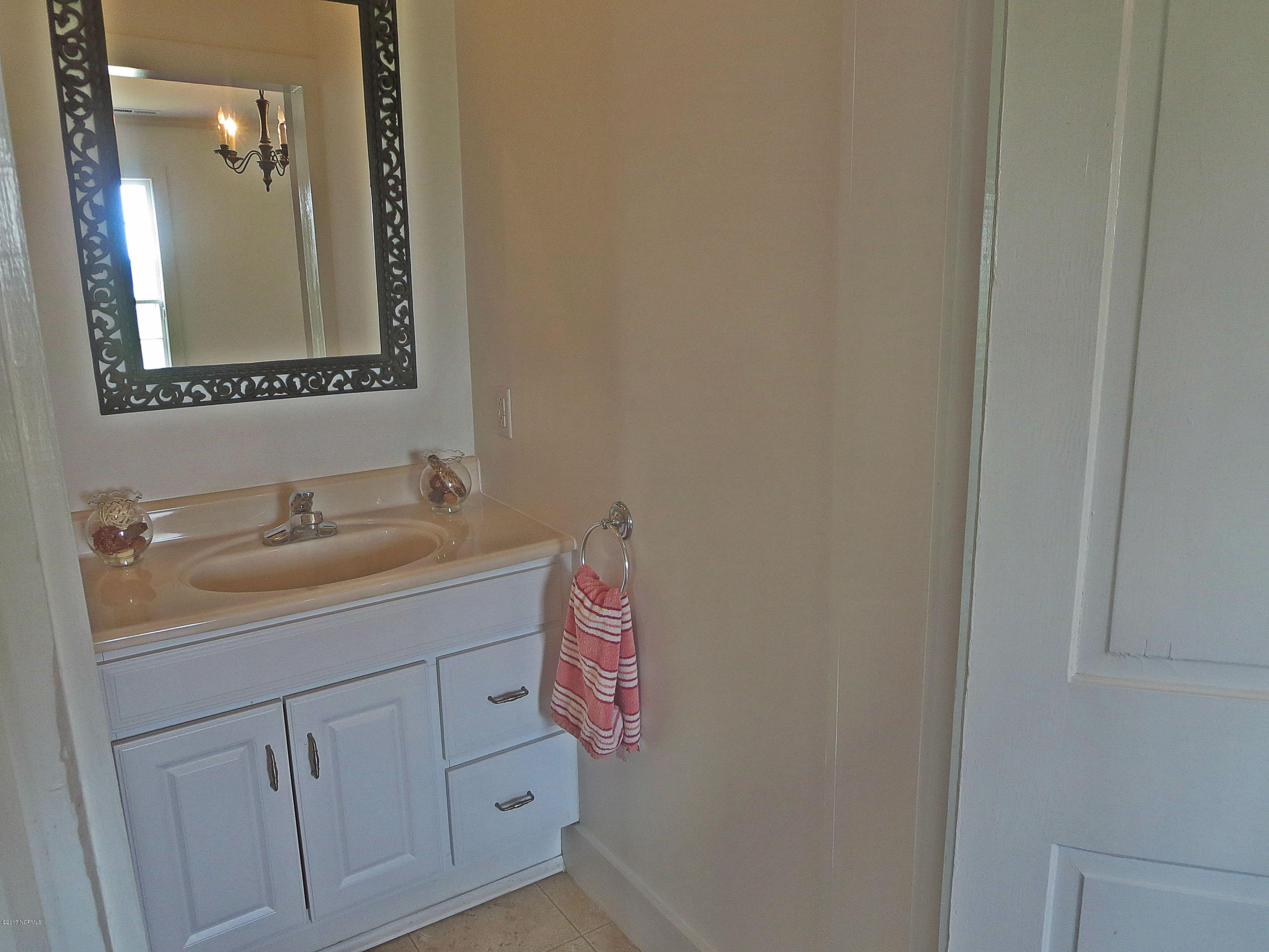 2732 Rocky Hock Road Edenton, NC 27932 - Photo 30 of 45 bath half2
