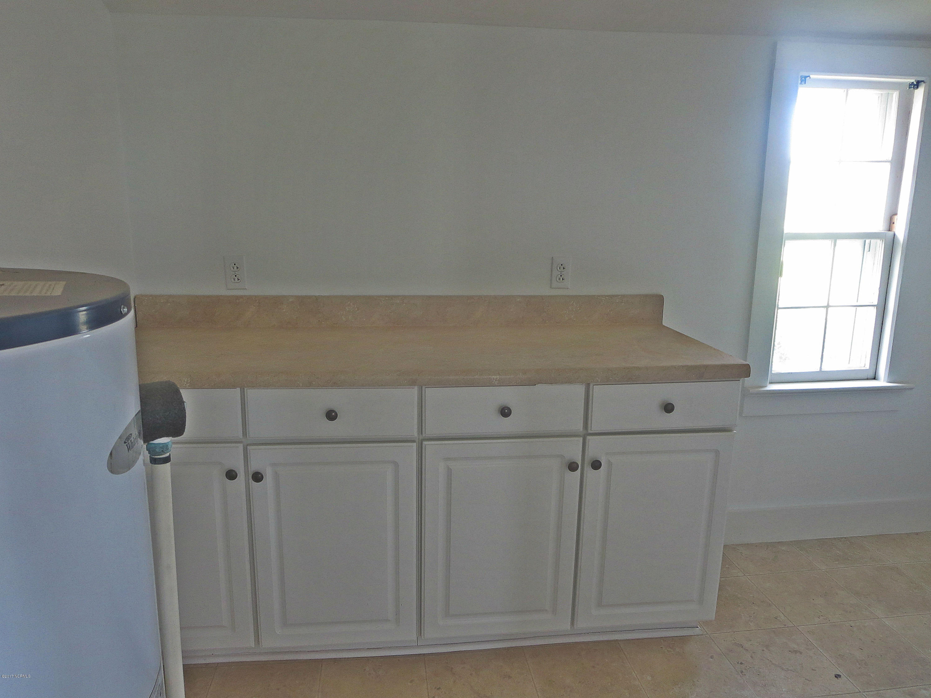 2732 Rocky Hock Road Edenton, NC 27932 - Photo 34 of 45 laundry