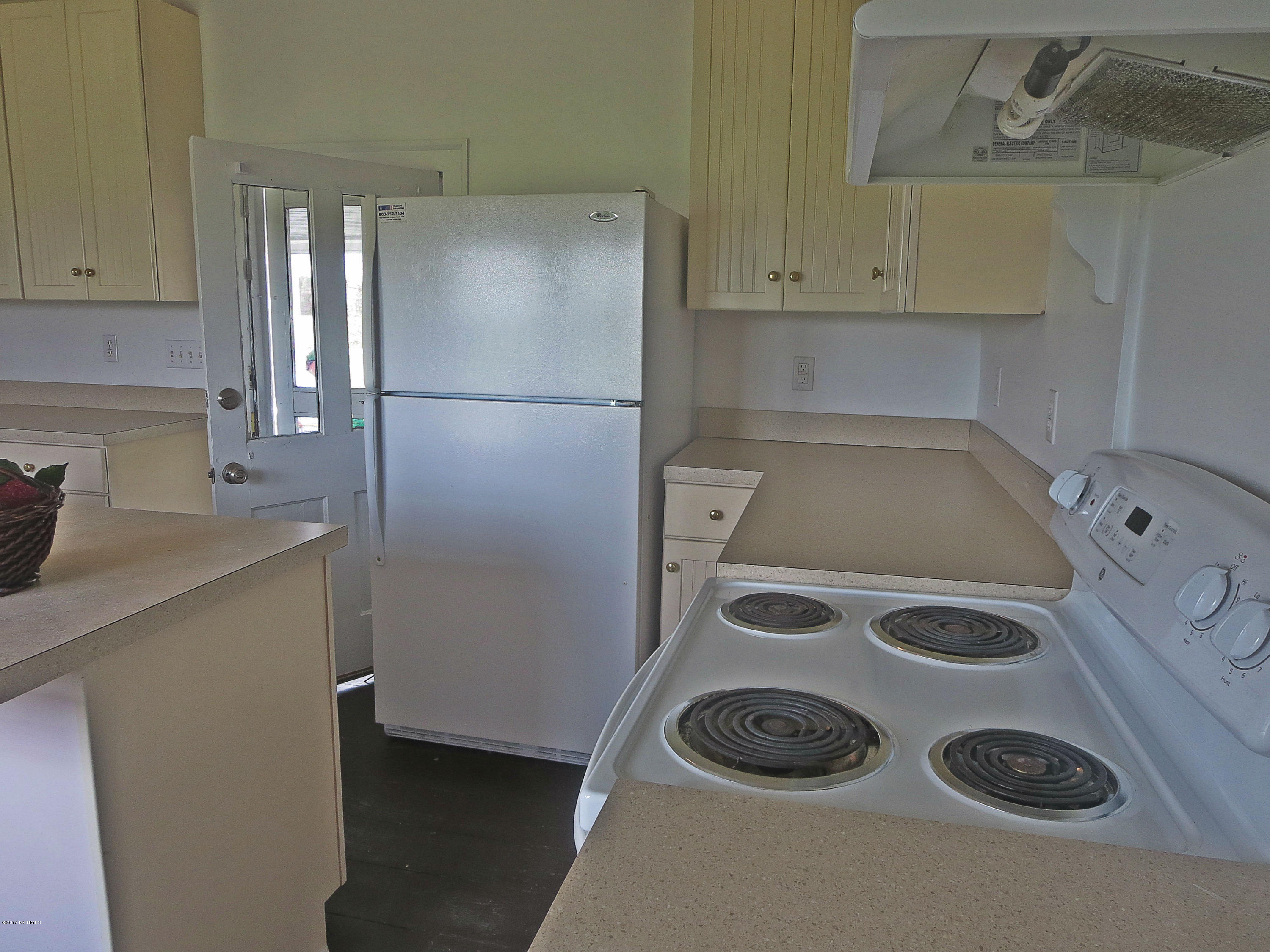 2732 Rocky Hock Road Edenton, NC 27932 - Photo 10 of 45 kitchen3