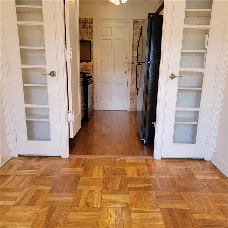 144 North Dithridge Street, Unit 306 Pittsburgh, PA 15213 - Photo 9 of 19 a view of front door