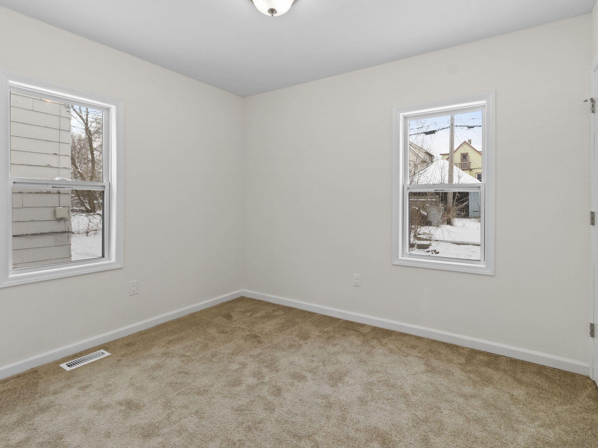 3342 North 24th Street Milwaukee, WI 53206 - Photo 13 of 28 16-web-or-mls-IMG_2919