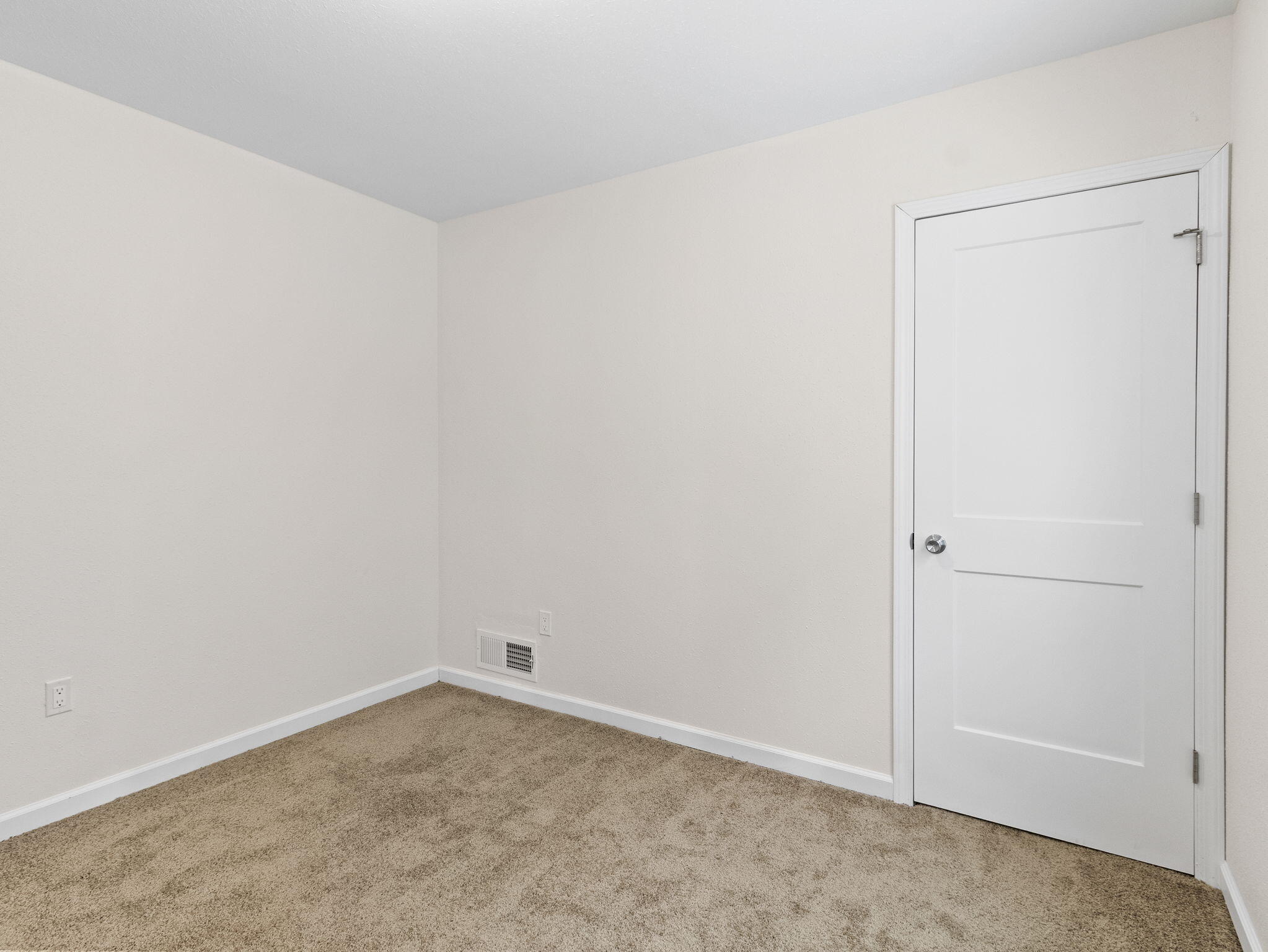 3342 North 24th Street Milwaukee, WI 53206 - Photo 15 of 28 18-web-or-mls-IMG_2925