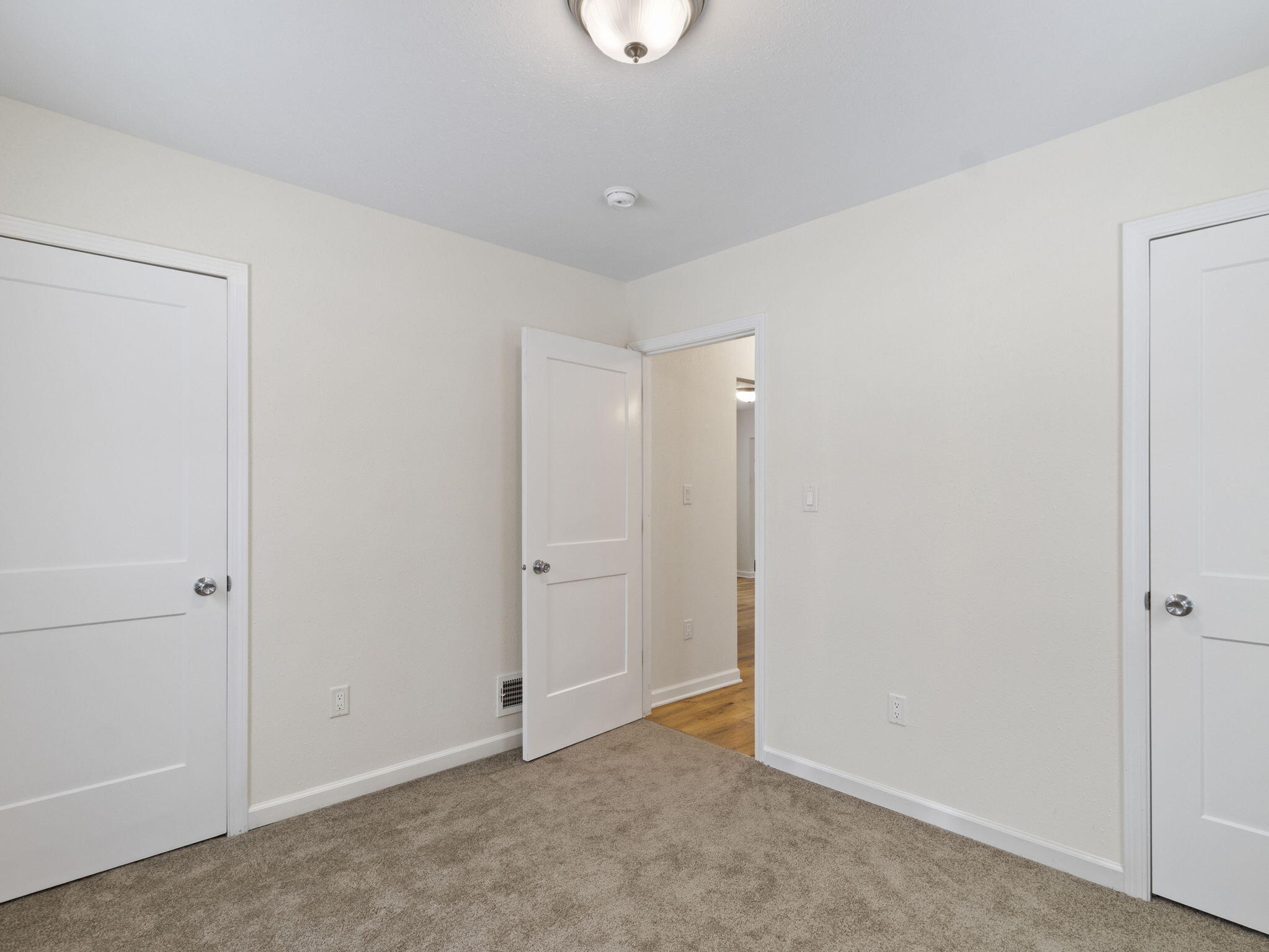 3342 North 24th Street Milwaukee, WI 53206 - Photo 19 of 28 22-web-or-mls-IMG_2937