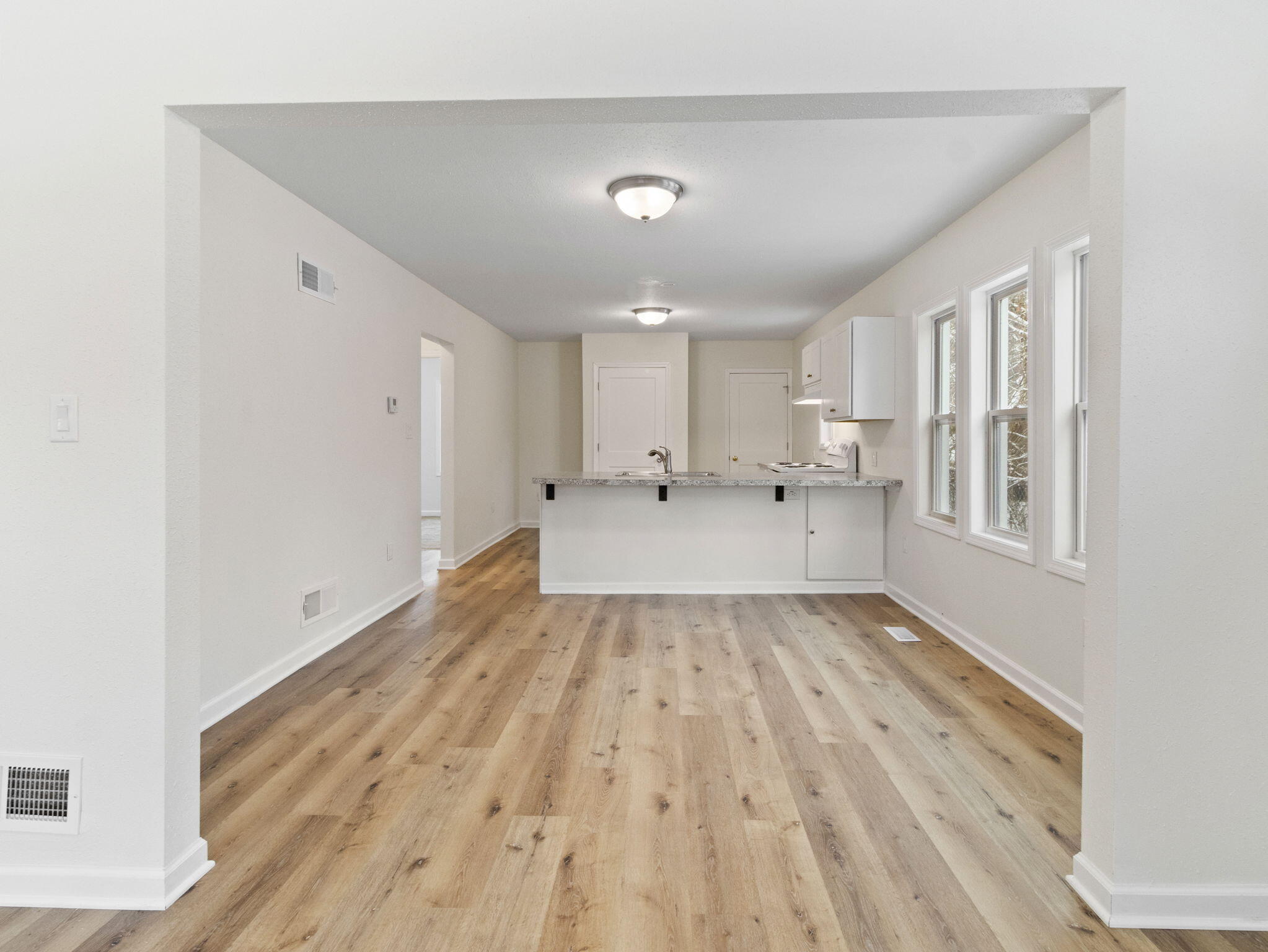 3342 North 24th Street Milwaukee, WI 53206 - Photo 3 of 28 11-web-or-mls-IMG_2904