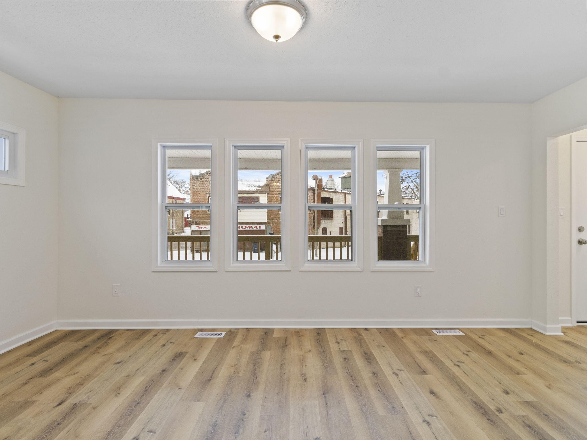 3342 North 24th Street Milwaukee, WI 53206 - Photo 7 of 28 8-web-or-mls-IMG_2895