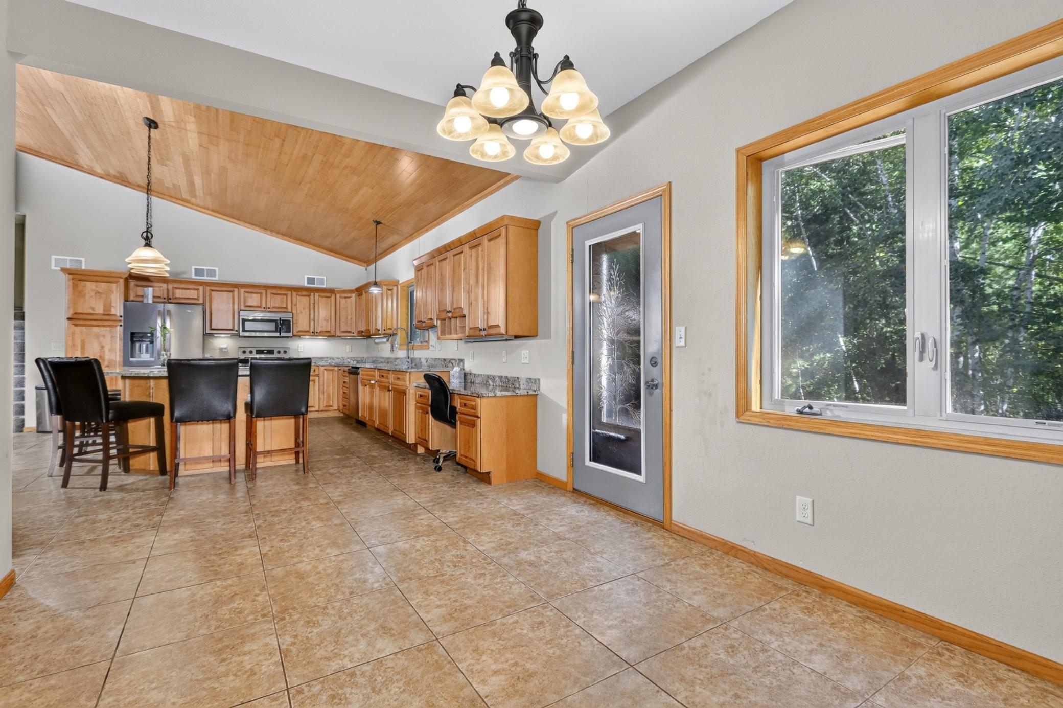 112 Bay Road Coleraine, MN 55722 - Photo 9 of 47 Gallery Image 9