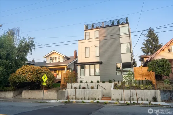 $3,695 | 4320 A Wallingford Avenue North, Seattle, WA 98103
