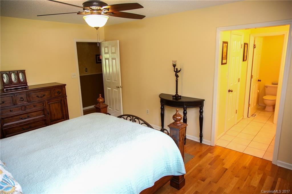 690 Robinhood Road Maiden, NC 28650 - Photo 4 of 24 Gallery Image 4
