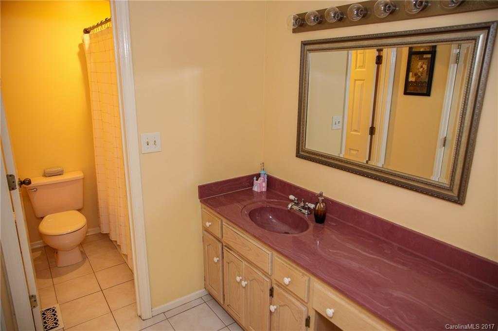 690 Robinhood Road Maiden, NC 28650 - Photo 5 of 24 Gallery Image 5
