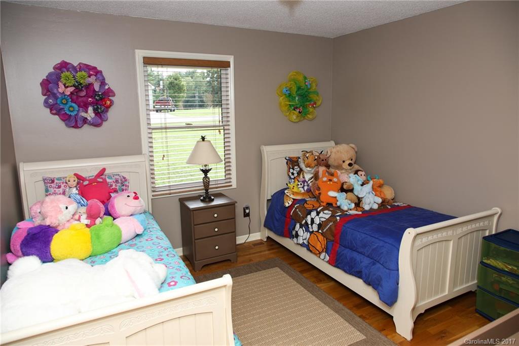 690 Robinhood Road Maiden, NC 28650 - Photo 7 of 24 Gallery Image 7