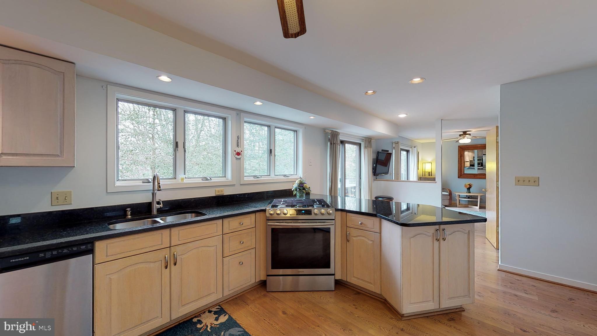 151 Cresston Road Arnold, MD 21012 - Photo 23 of 52 Gourmet Kitchen