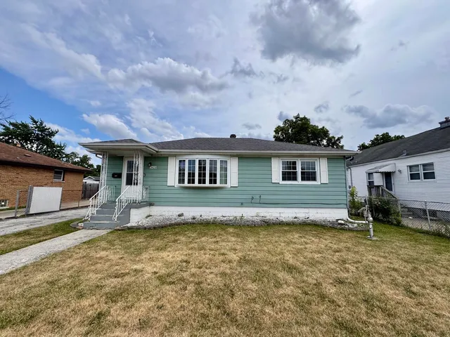 $195,000 | 3423 Adams Street, Lansing, IL 60438