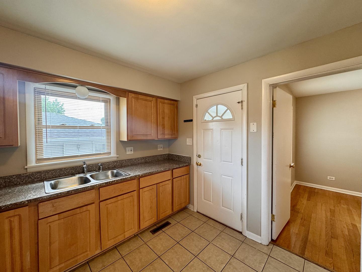 3423 Adams Street Lansing, IL 60438 - Photo 8 of 26