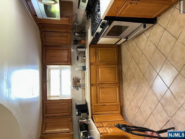 596 River Road New Milford, NJ 07646 - Photo 10 of 22 Gallery Image 10