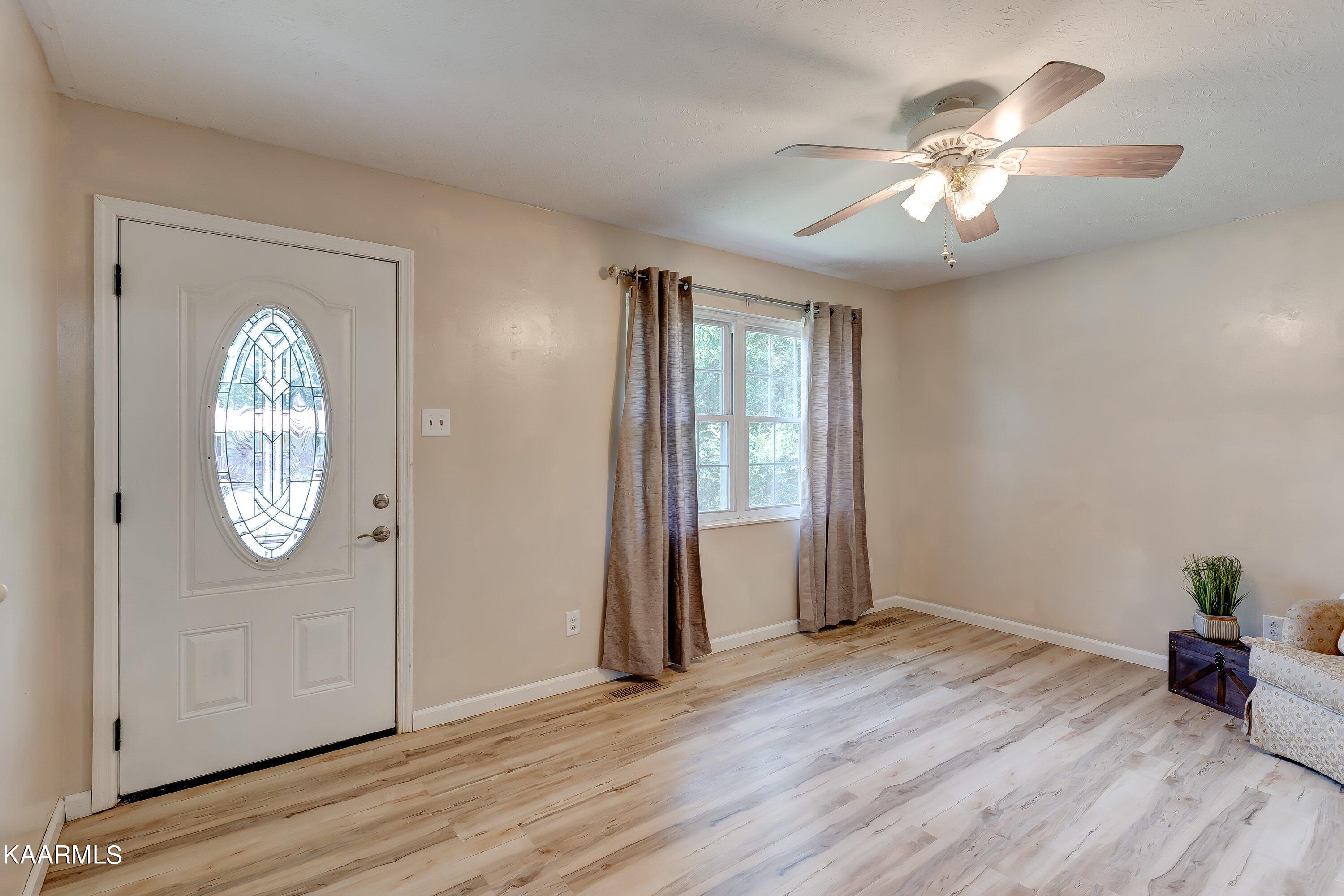 2642 Randall Road Strawberry Plains, TN 37871 - Photo 5 of 28 2642 Randall Rd-5