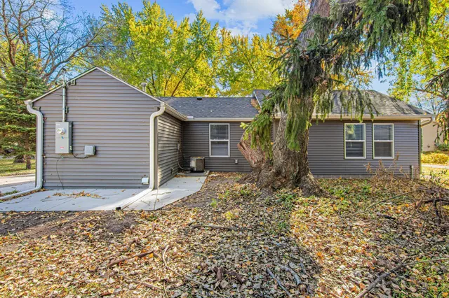 $295,000 | 681 Glencoe Street Northeast, Fridley, MN 55432