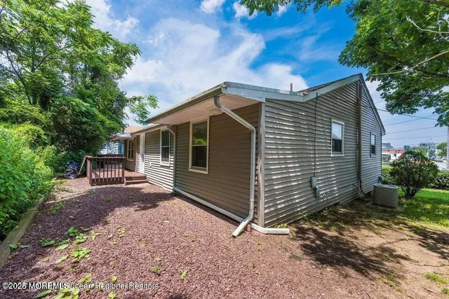 $539,900 | 297 Shore Drive, Highlands, NJ 07732