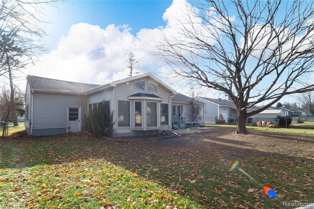 4335 Risedorph Street Burton, MI 48509 - Photo 16 of 18