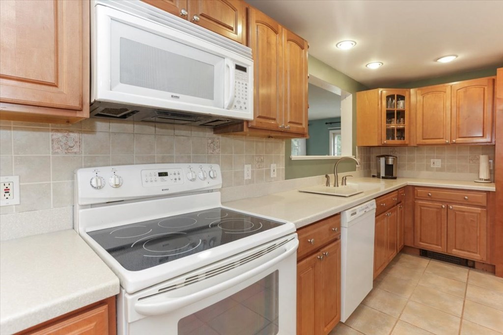 24 Myrna Road Framingham, MA 01701 - Photo 14 of 40 Gallery Image 14