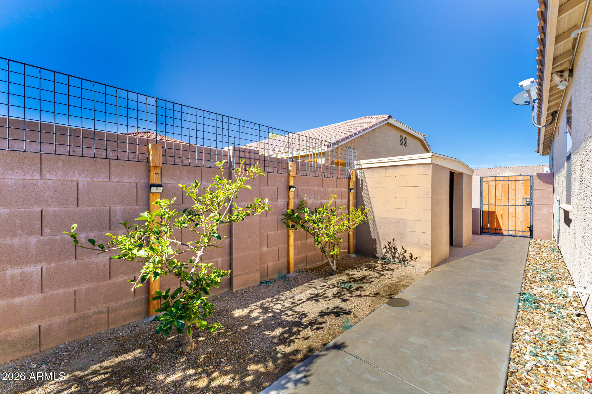 2407 West Maya Way Phoenix, AZ 85085 - Photo 31 of 37 38-Maya