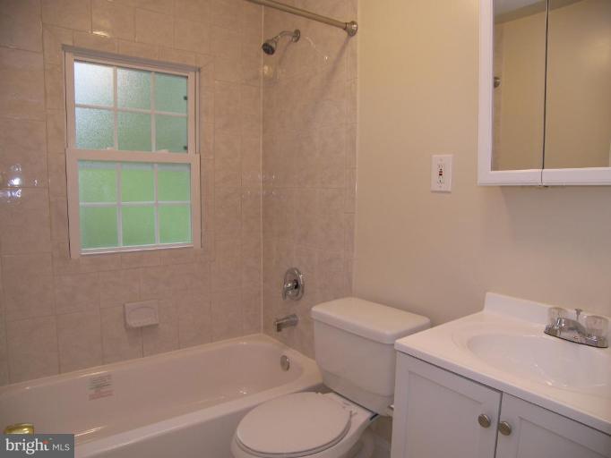 2760 Cameron Road Falls Church, VA 22042 - Photo 13 of 18 Bath #1