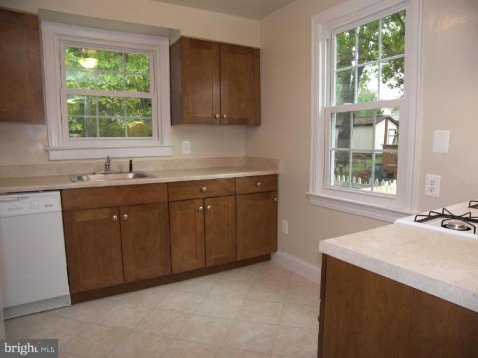 2760 Cameron Road Falls Church, VA 22042 - Photo 4 of 18 Kitchen
