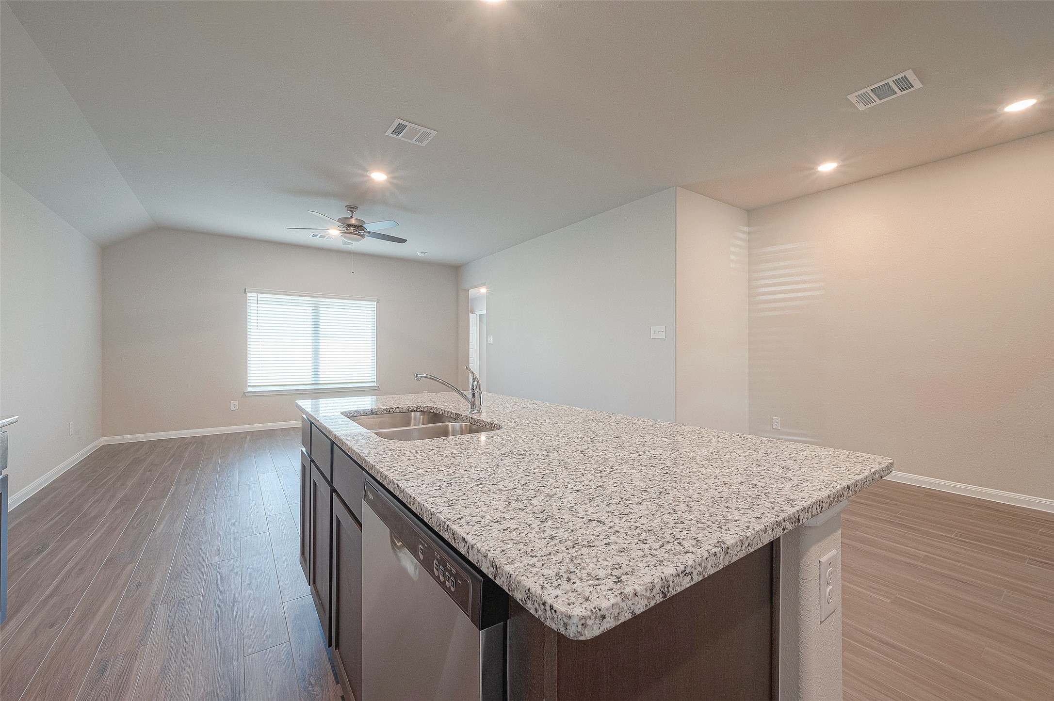 5318 Briana Dee Drive Rosharon, TX 77583 - Photo 17 of 37