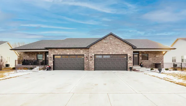 $423,900 | 25146 South Westwind Drive, Minooka, IL 60410