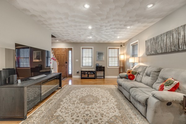 41 Edgehill Road Swampscott, MA 01907 - Photo 9 of 30 Gallery Image 9