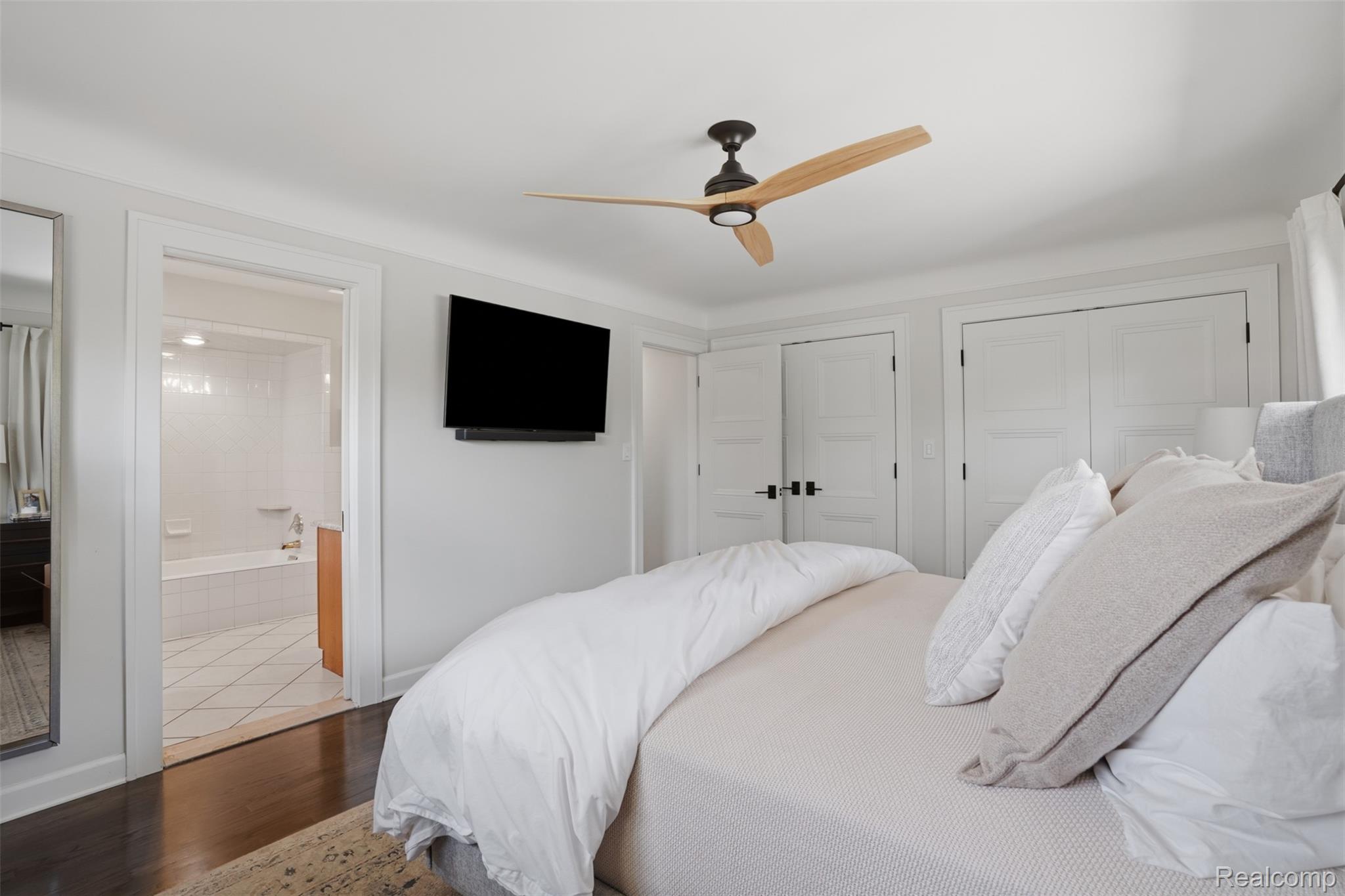 6998 Meadowlake Road Bloomfield Hills, MI 48301 - Photo 20 of 49 19_6998 meadowlake rd-19.jpg